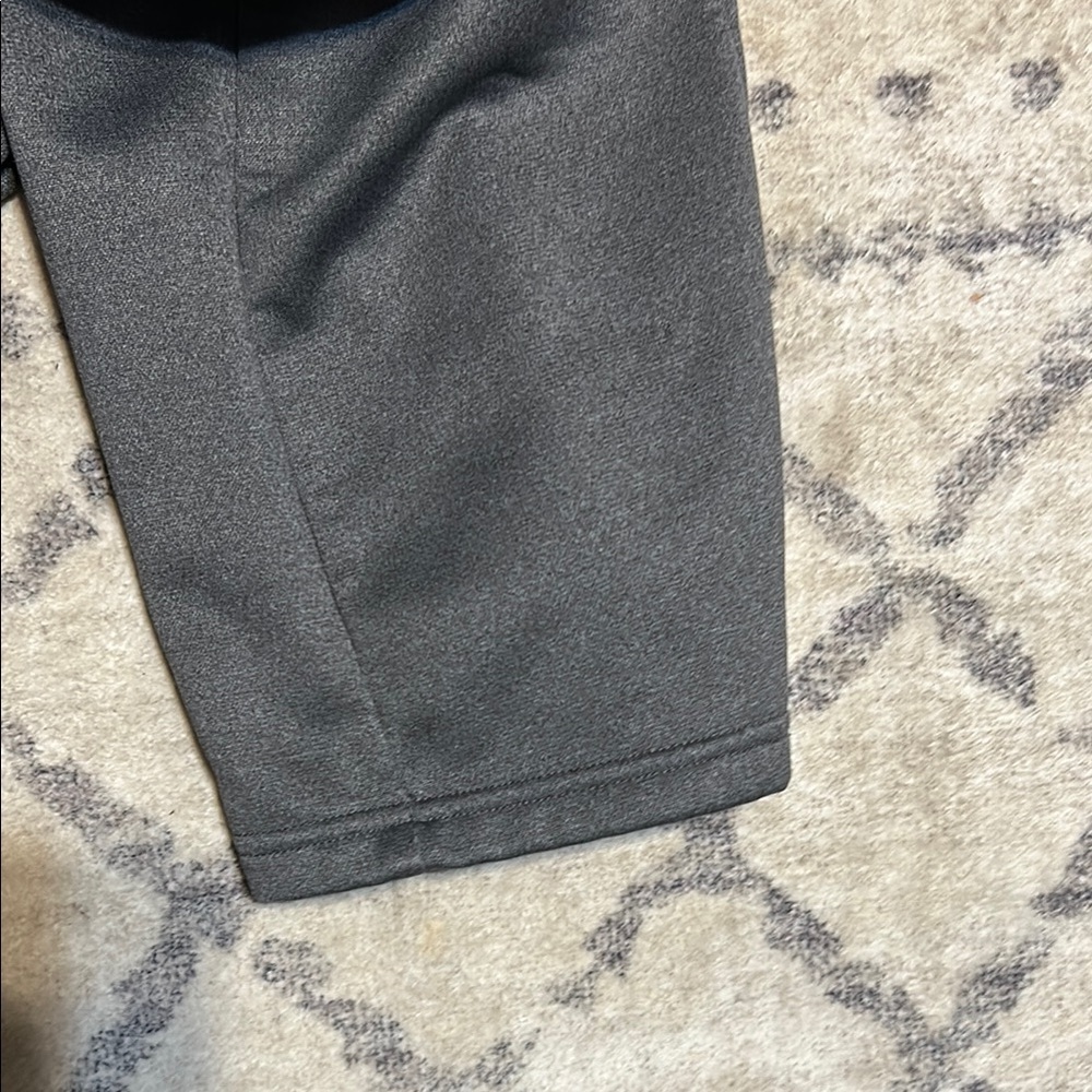 Kids Gray Under Armour jogging Pants Size Youth Large - Picture 8 of 8